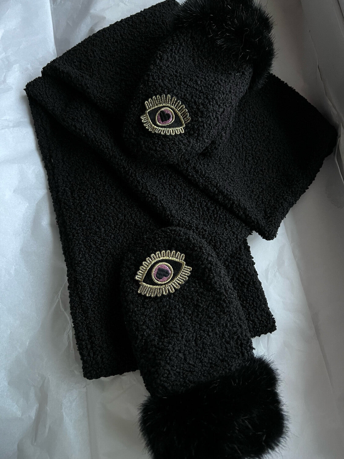 Juodas Teddy Šalikas