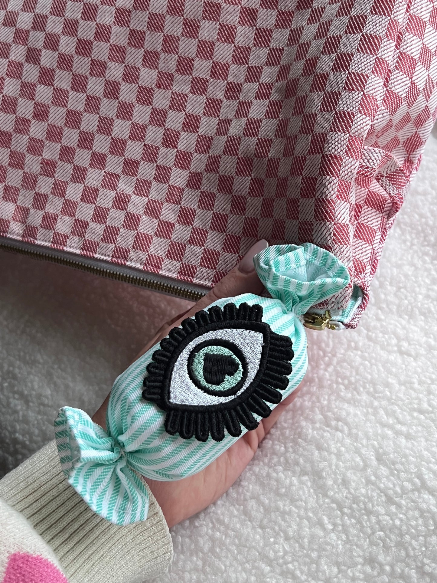 Kosmetinė - Raudoni langeliai