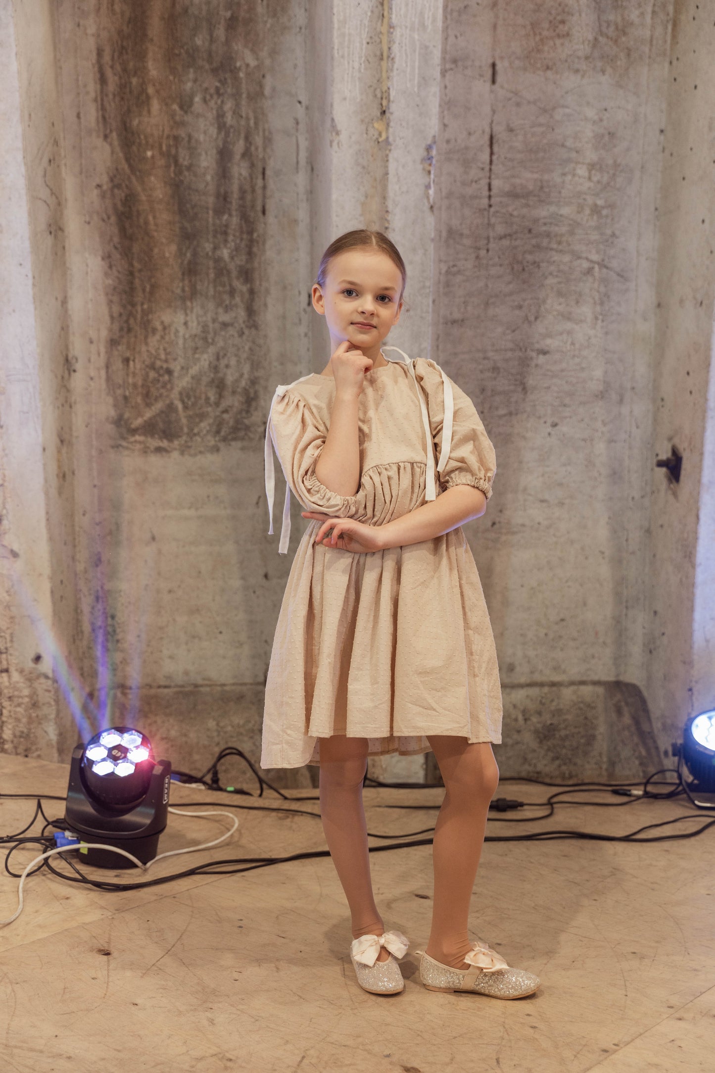 Suknelė - Smėlio kaspinėliai